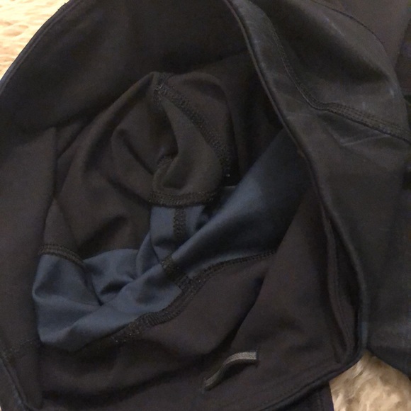 Lululemon Fresh Mesh Run Crop Wind Chill Deep Navy  25” Inseam w Pockets Size 4 - Picture 16 of 16